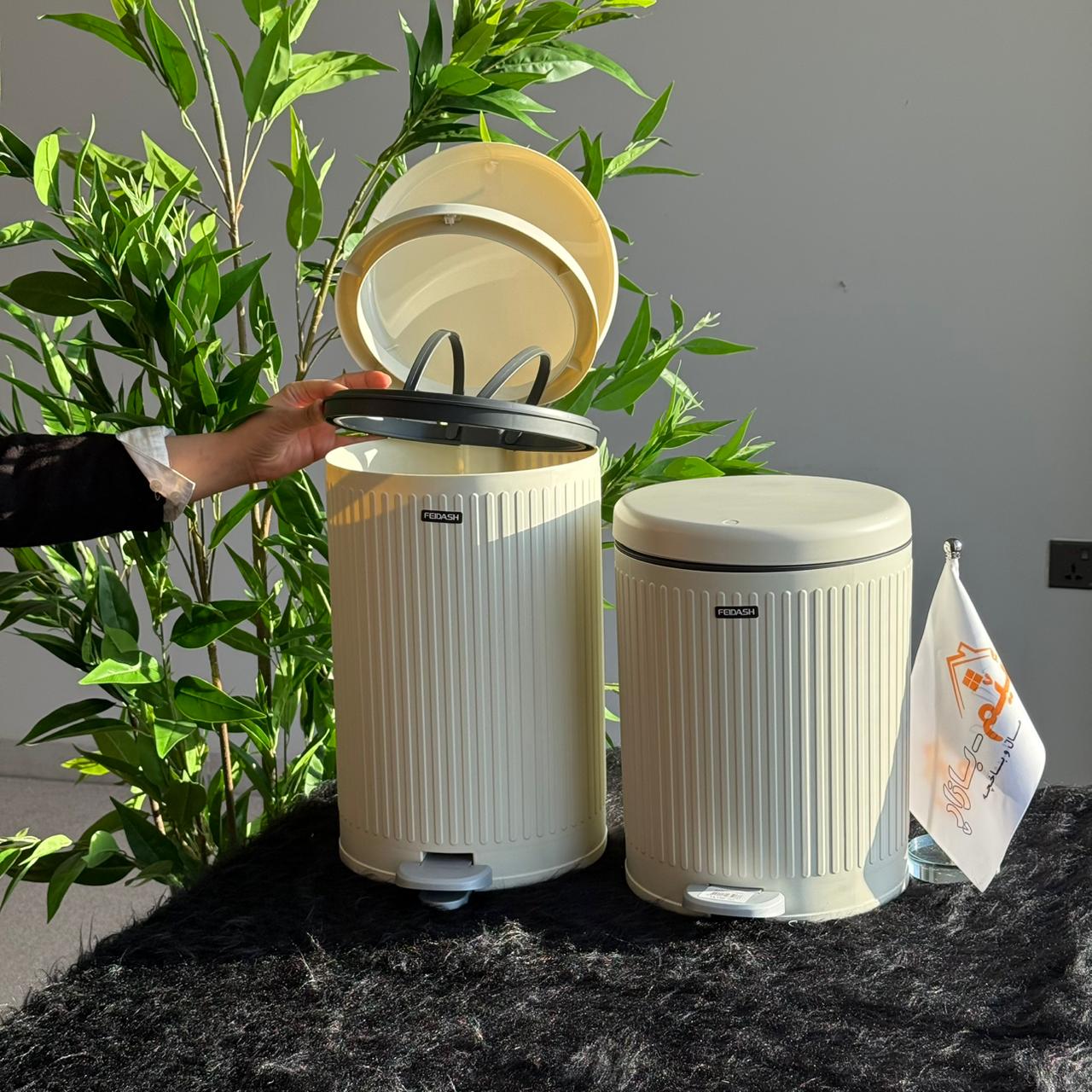 دوو ئەکشن پێداڵی و بنکەی پاشماوە – 2 قەبارە