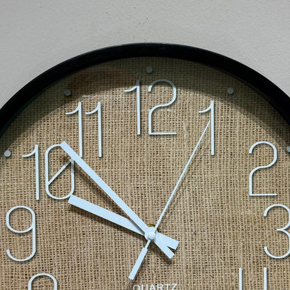 کاتژمێری دیواری پێکهاتە بە شێوەی دار