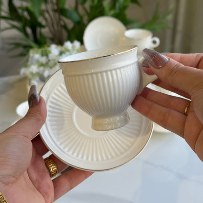 طقم فناجين قهوة بتصميم كلاسيكي أنيق