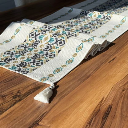 مفرش طاولة منسوج مزخرف مقاس 30 × 180 سم مع تفاصيل شرابة