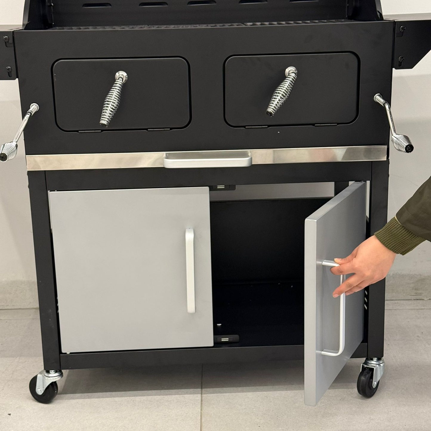 Barbecue Grill with Lid & Removable Round Grill Insert