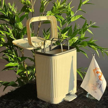 سەبەتەی پاشماوەی پێداڵی لوکس و ڕۆژنامەوانی لەگەڵ سەتڵی ناوەوە