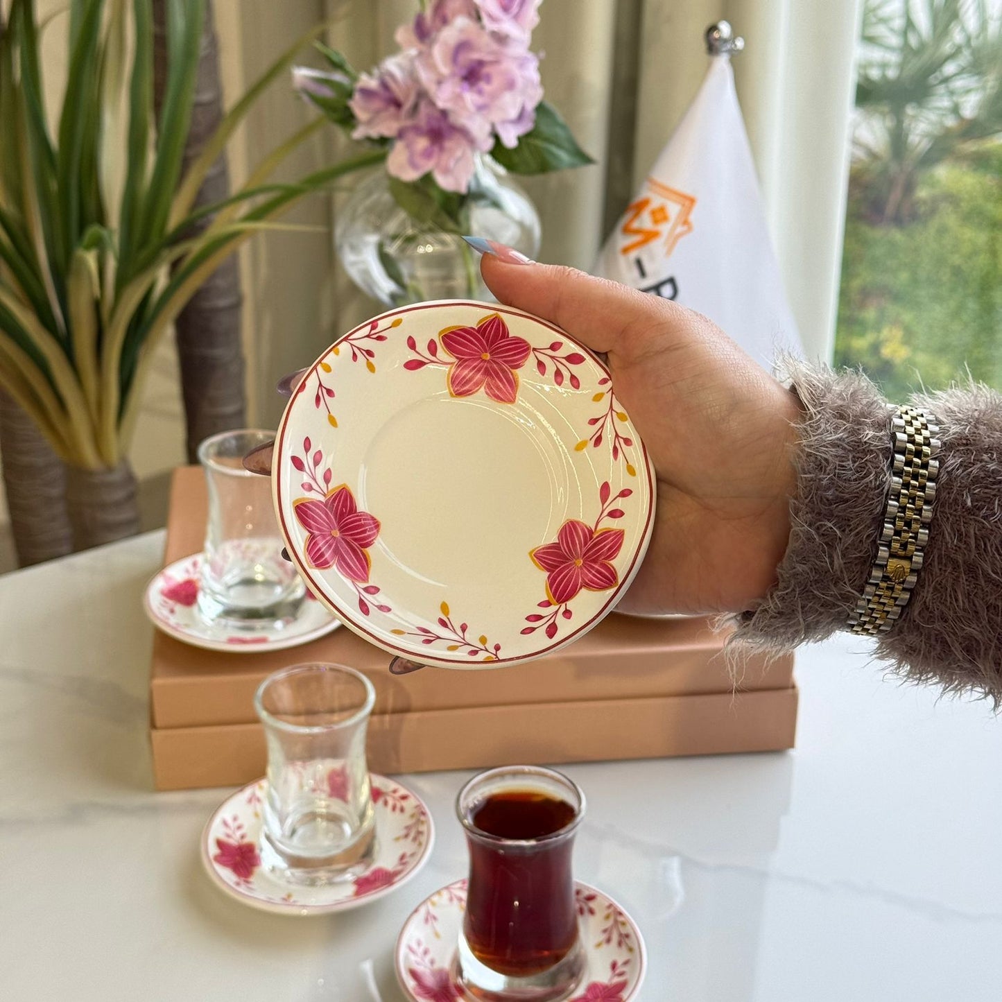 Double-Wall Tea Glass & Floral Saucer Set