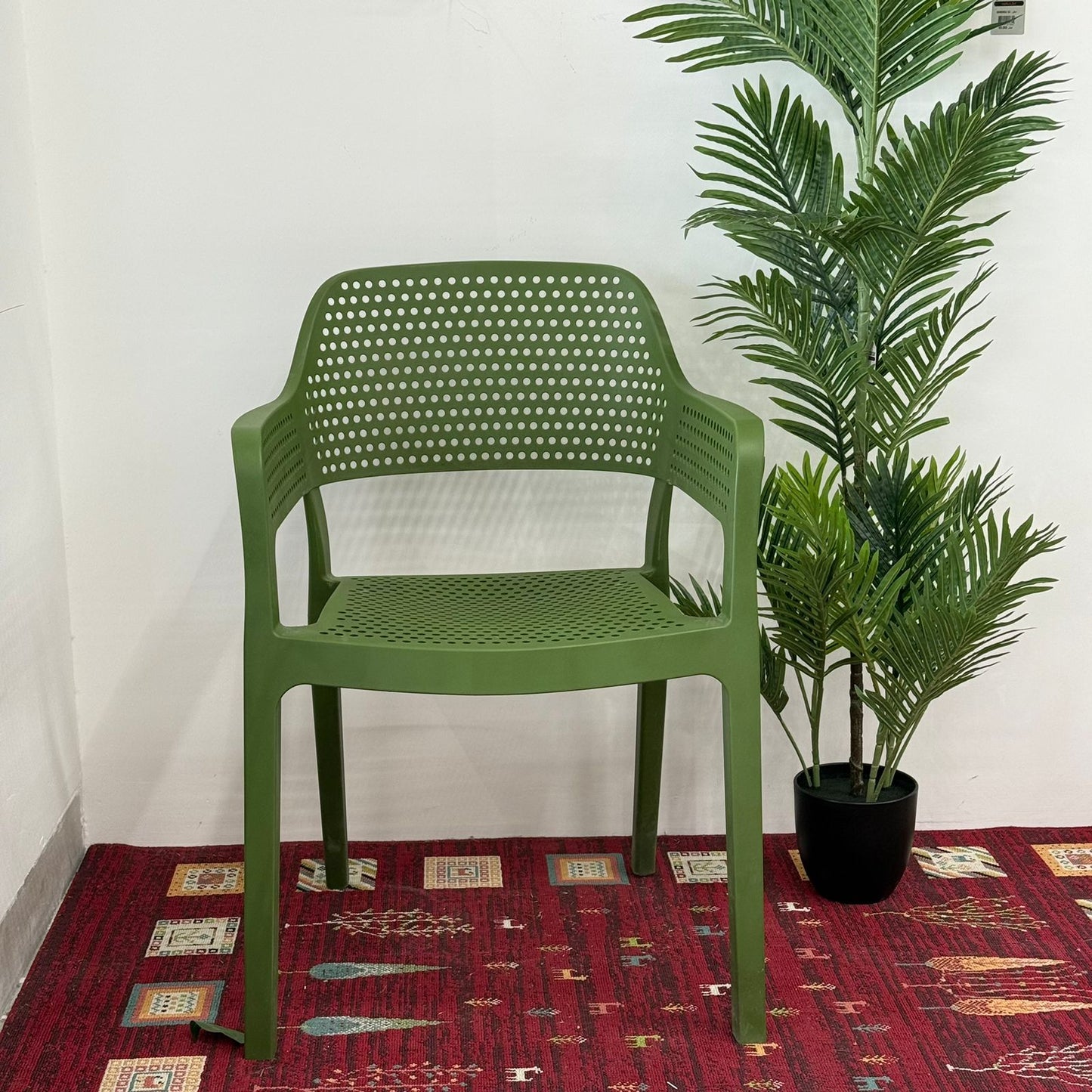 كرسي فيستا لوكس بلاستيك للأماكن الخارجية