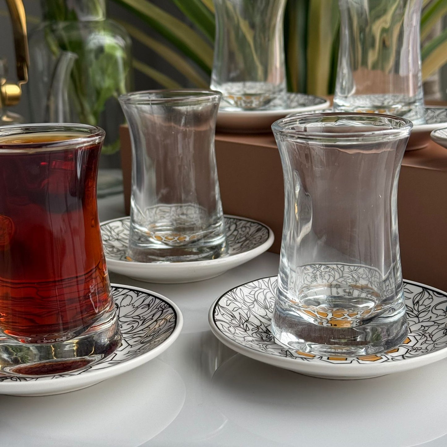 Double-Wall Tea Glass & Decorative Saucer Set