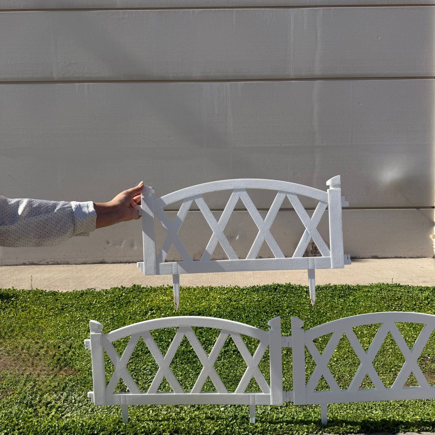 لوحة سياج حديقة شبكية مزخرفة