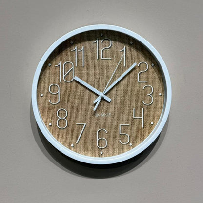 کاتژمێری دیواری پێکهاتە بە شێوەی دار