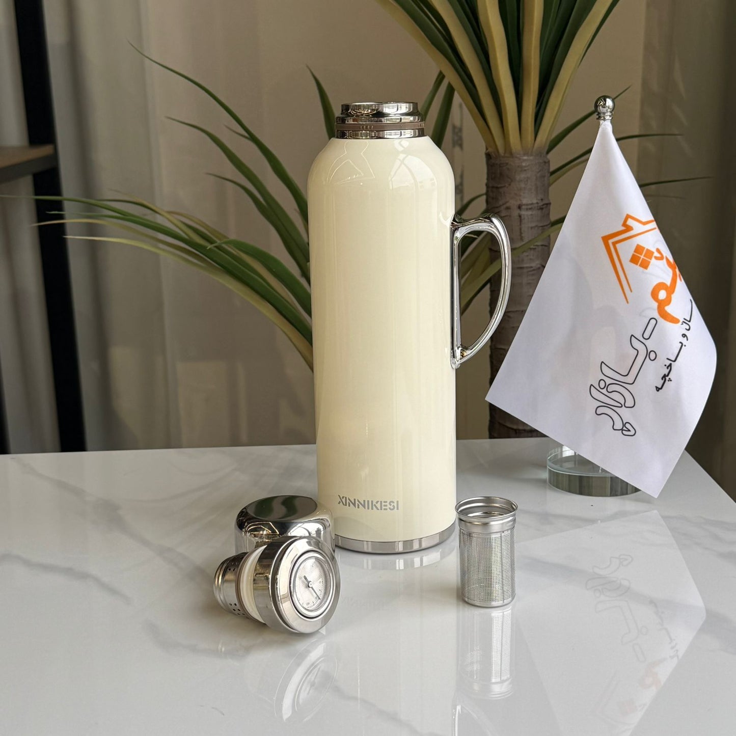 Vacuum Insulated Thermos Bottle with Temperature Display