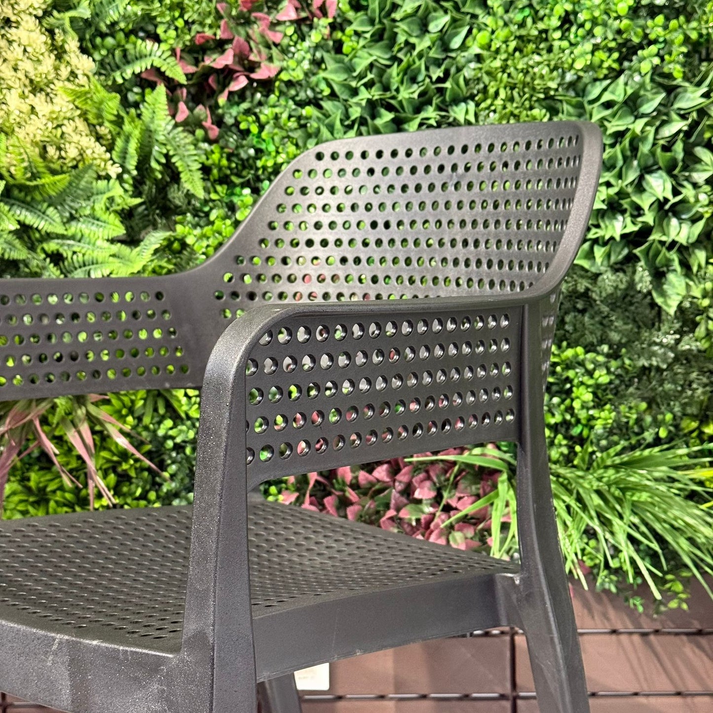 كرسي فيستا لوكس بلاستيك للأماكن الخارجية