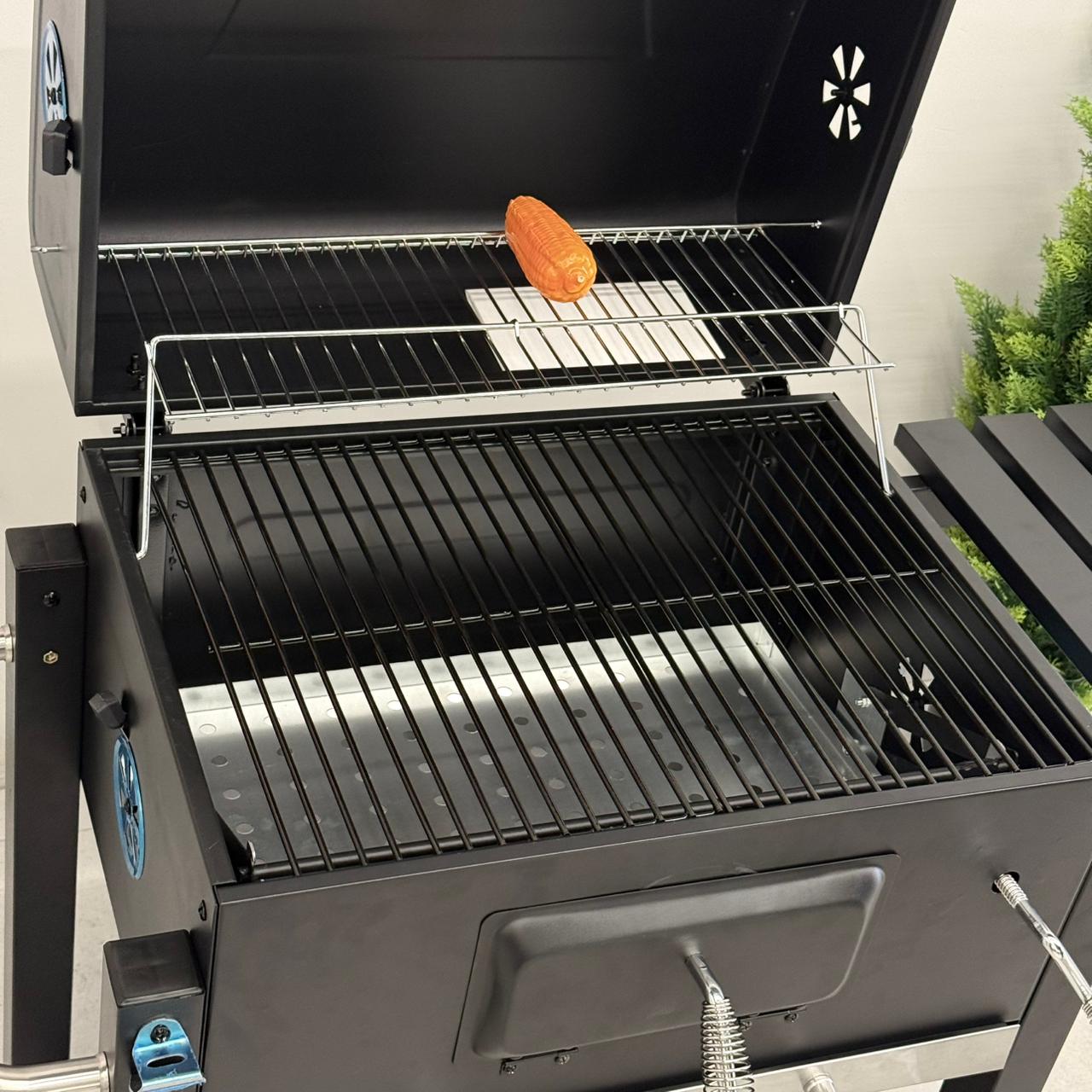 Barbecue Grill with Side & Storage Shelves