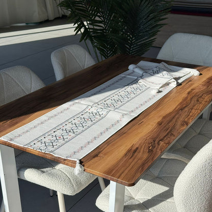 مفرش طاولة منسوج مزخرف مقاس 30 × 180 سم مع تفاصيل شرابة