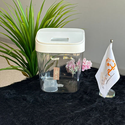 حاوية تخزين طعام محكمة الغلق مع مغرفة