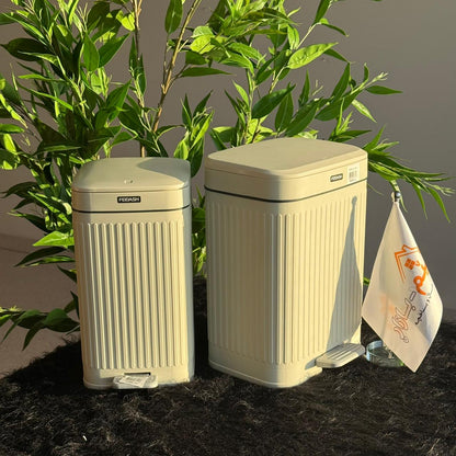 سەبەتەی پاشماوەی پێداڵی لوکس و ڕۆژنامەوانی لەگەڵ سەتڵی ناوەوە