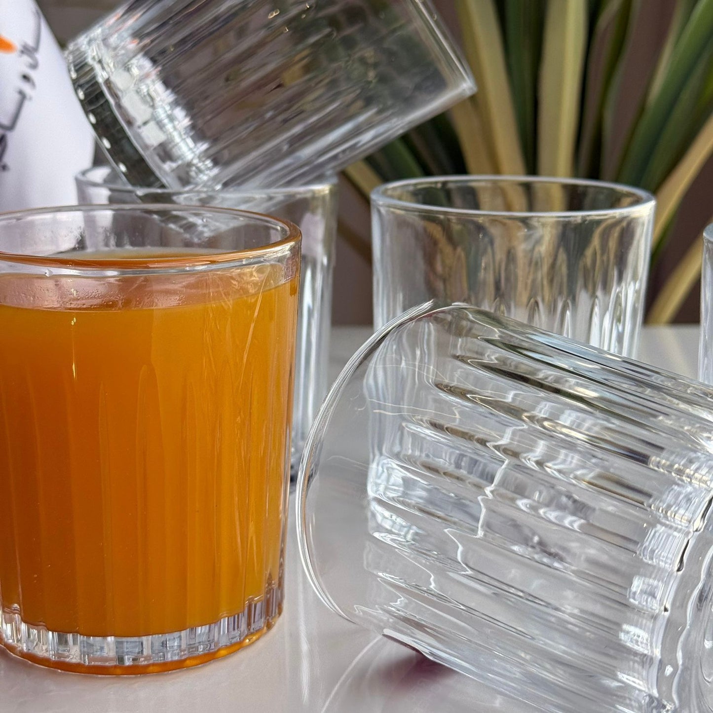 سێت پەرداخی شووشەی مۆدێرن