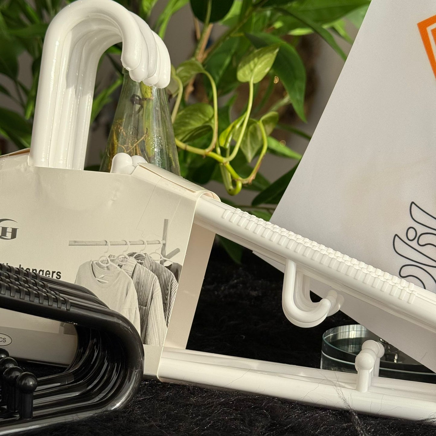 علّاقات ملابس بلاستيكية - طقم من 3 قطع