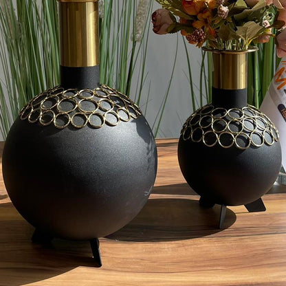 گوڵدانێکی دیکۆراتی کانزای مۆدێرن و لوکس