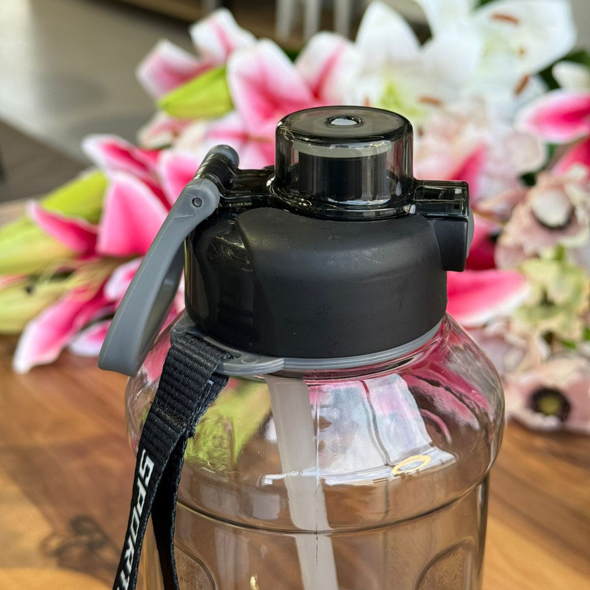 Multi-Color Sport Drinking Bottle With Straw