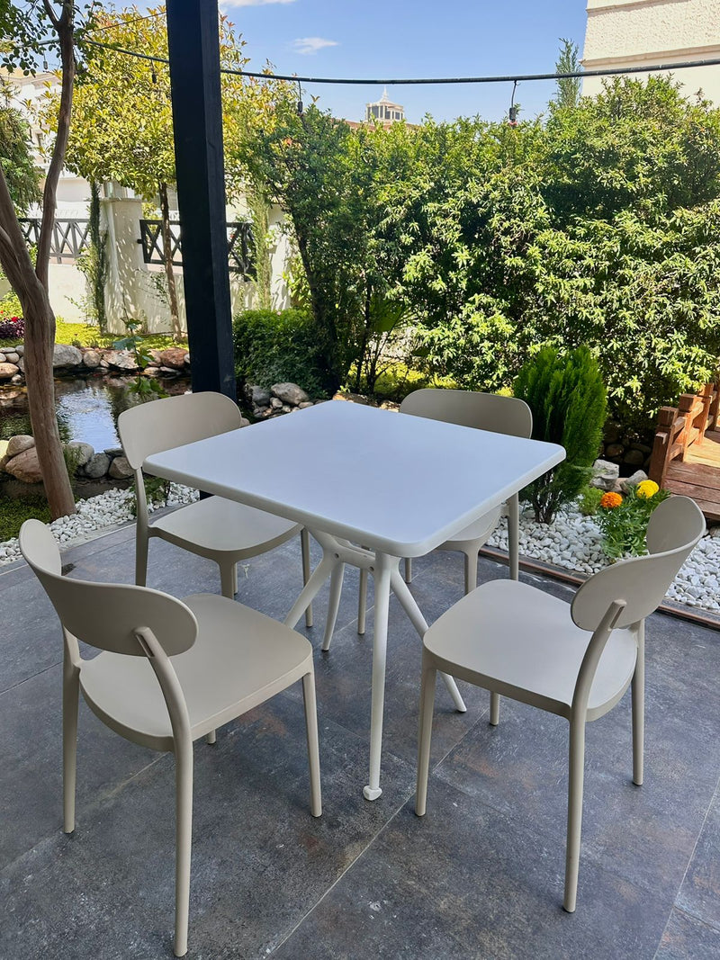 Hely Plastic Table & Lily Chair Outdoor Furniture Set