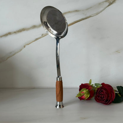 کۆکردنەوەی کەلوپەلی چێشتخانە لە پۆڵا ستانلێس بە دەستە دار