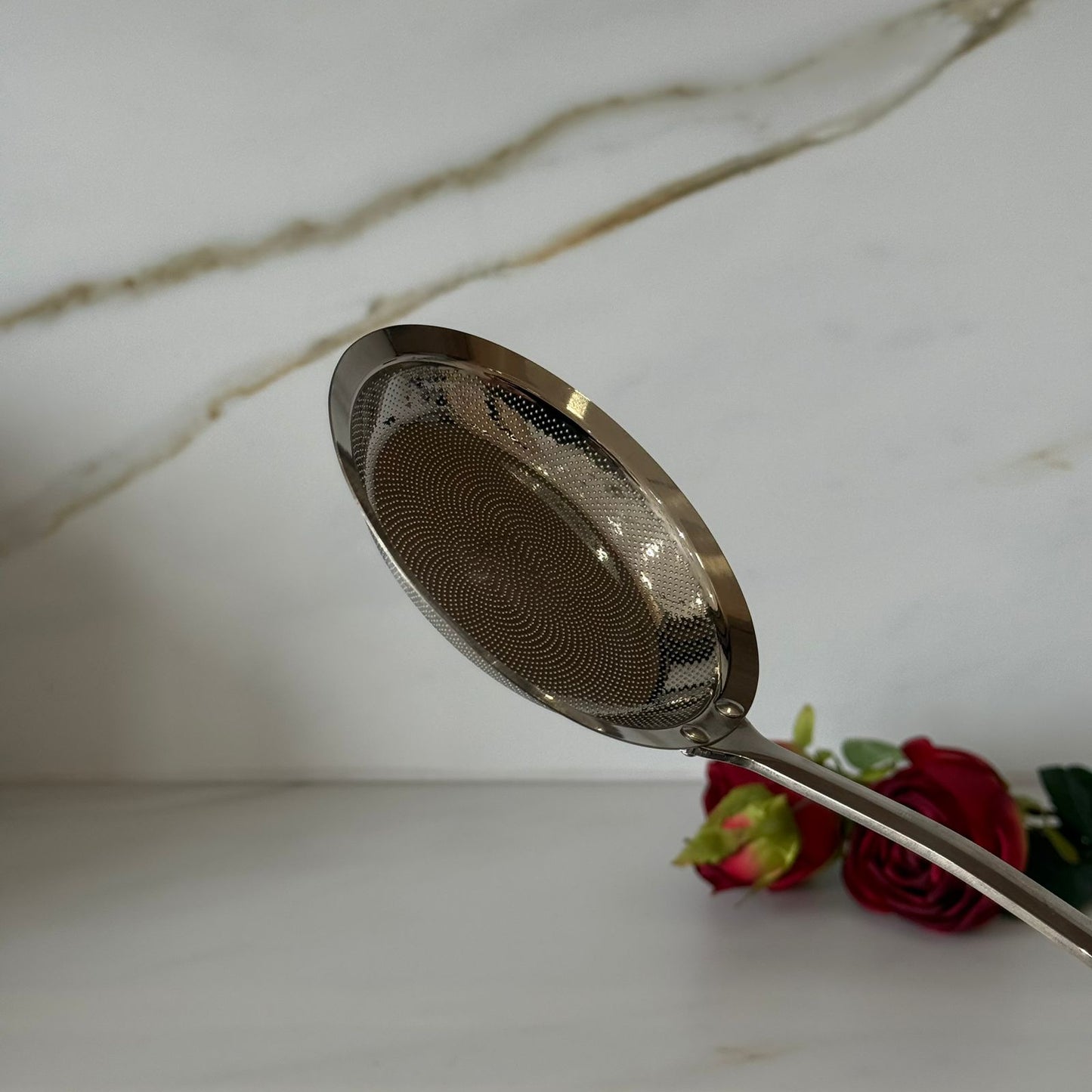 کۆکردنەوەی کەلوپەلی چێشتخانە لە پۆڵا ستانلێس بە دەستە دار