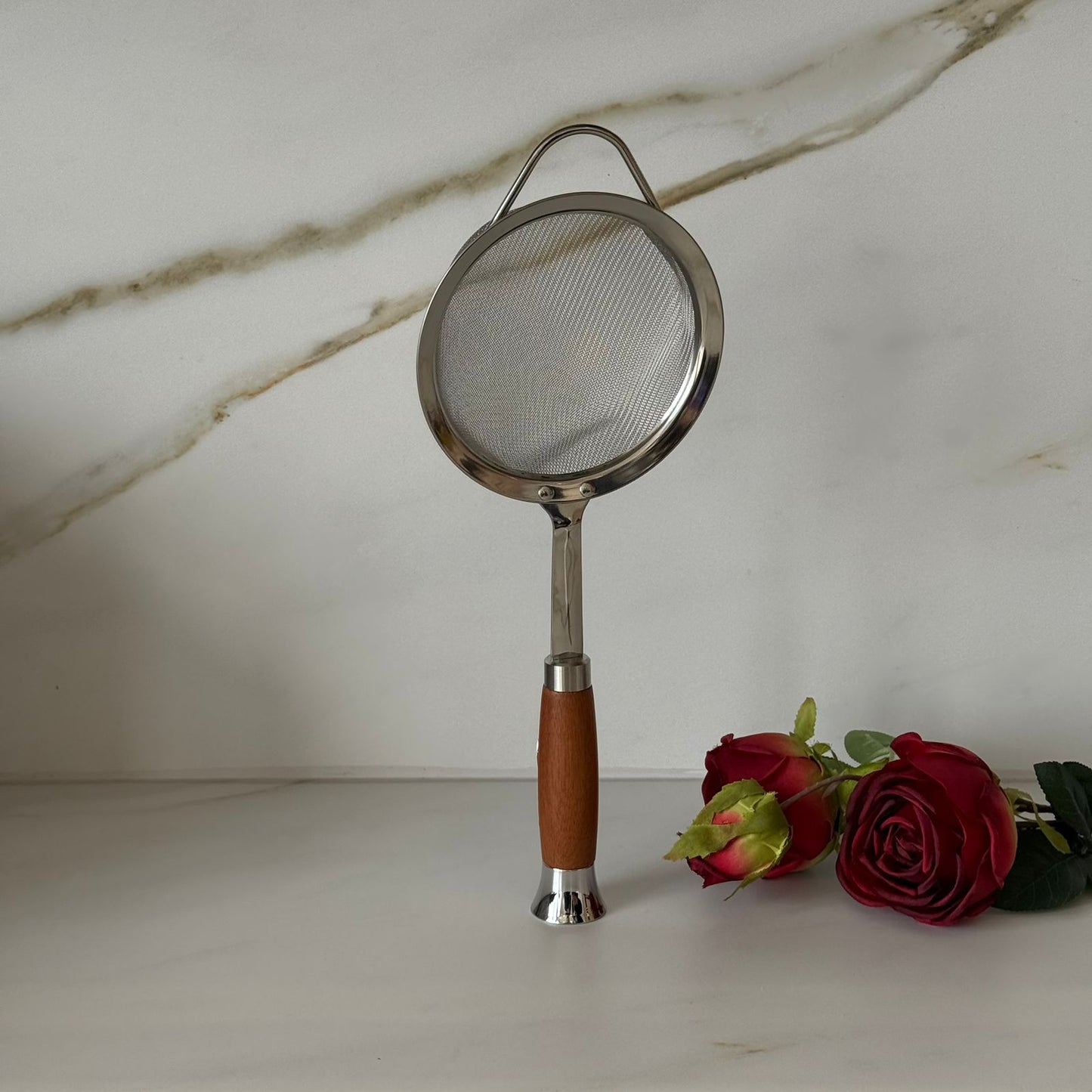 کۆکردنەوەی کەلوپەلی چێشتخانە لە پۆڵا ستانلێس بە دەستە دار