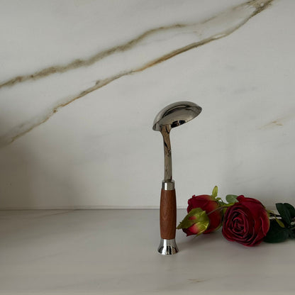 کۆکردنەوەی کەلوپەلی چێشتخانە لە پۆڵا ستانلێس بە دەستە دار