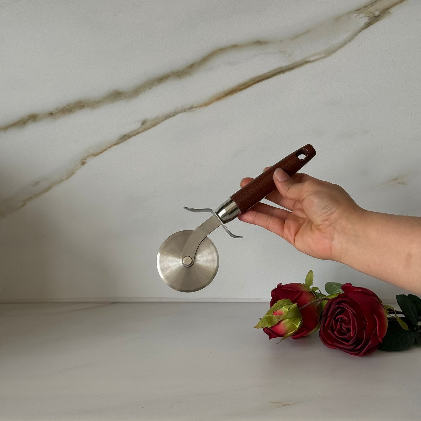 کۆکردنەوەی ئامێری چێشتخانە لە پۆڵا ستانلێس بە دەستە دار