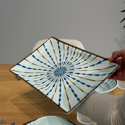 سێتێکی مۆدێرنی  نان خواردن بە نەخشی شین