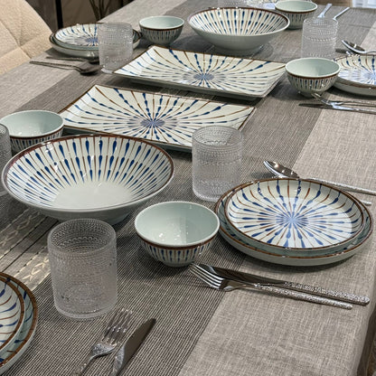 سێتێکی مۆدێرنی  نان خواردن بە نەخشی شین