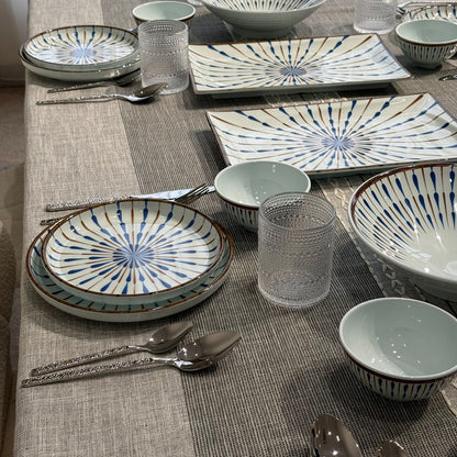 سێتێکی مۆدێرنی  نان خواردن بە نەخشی شین