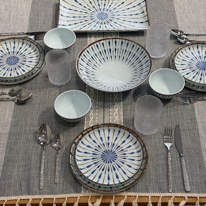 سێتێکی مۆدێرنی  نان خواردن بە نەخشی شین