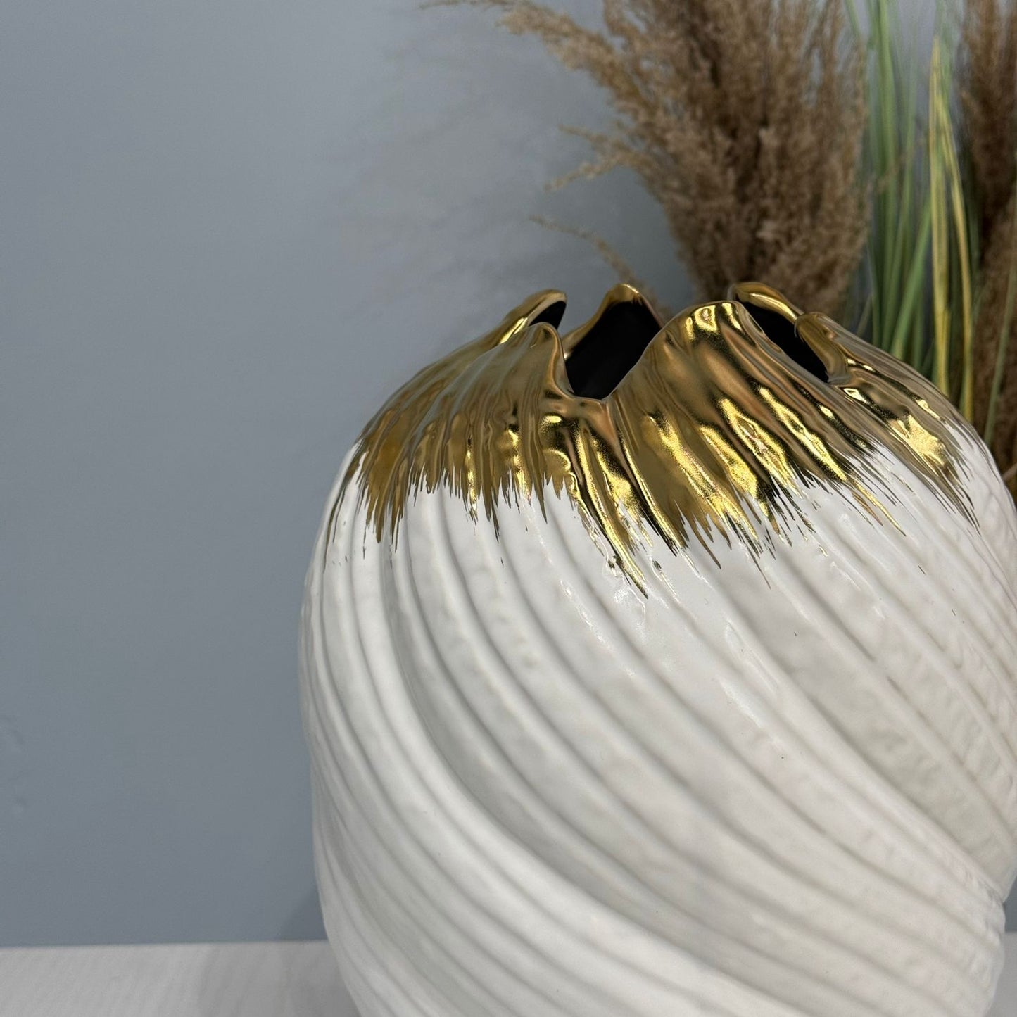 Handcrafted Luxury Ceramic Decorative Vase
