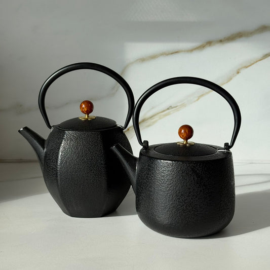 Elegant Stoneware Teapot with Stainless Steel Infuser