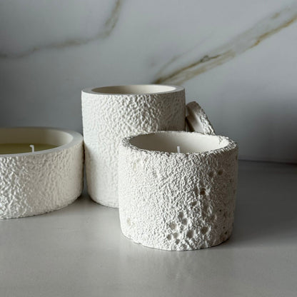 کۆکردنەوەی مۆمی دیکۆراتی سپی بە ڕەنگی لوکس