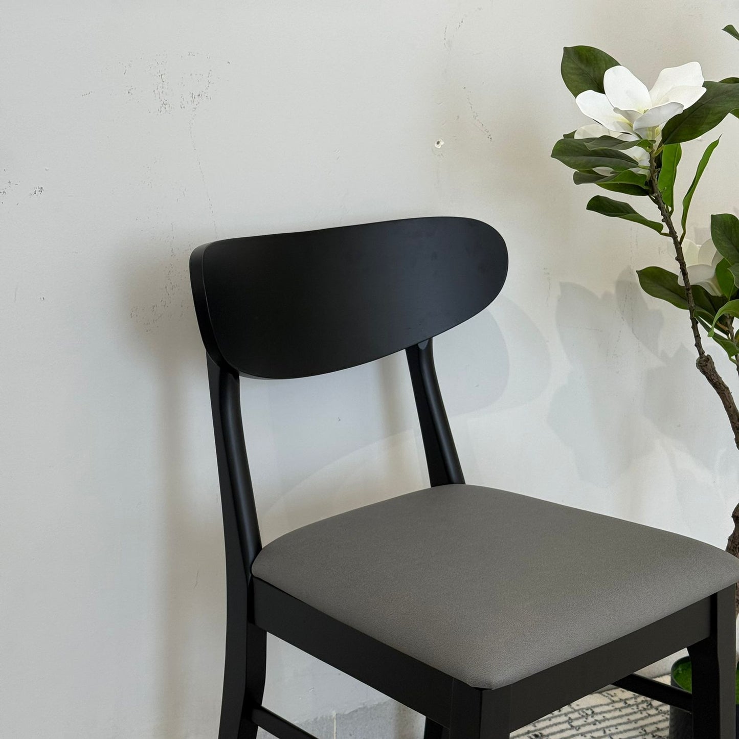 IYAN- کورسی نانخواردنی دار مۆدێرن لەگەڵ کورسی کوشن