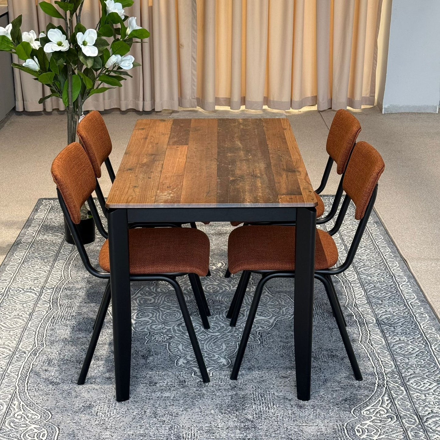MARQUEE OLD STYLE Table & Diva Modern Chair – Luxury Dining Set