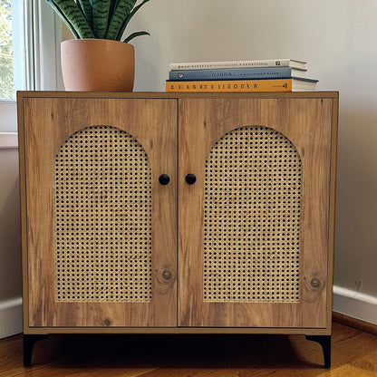 خزانة تخزين متعددة الأغراض من خشب الروطان الطبيعي ببابين وثلاثة أبواب