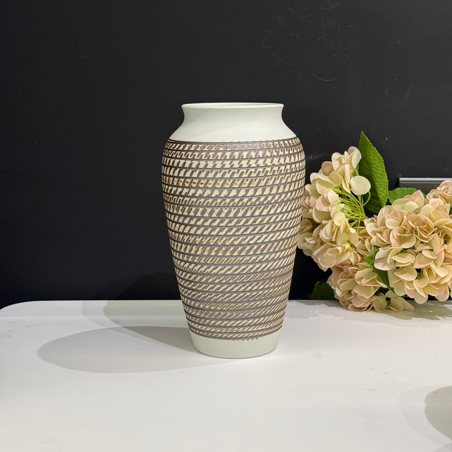 Modern Ceramic Decorative Vase Set – 3 Pieces with Geometric Pattern
