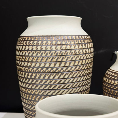Modern Ceramic Decorative Vase Set – 3 Pieces with Geometric Pattern
