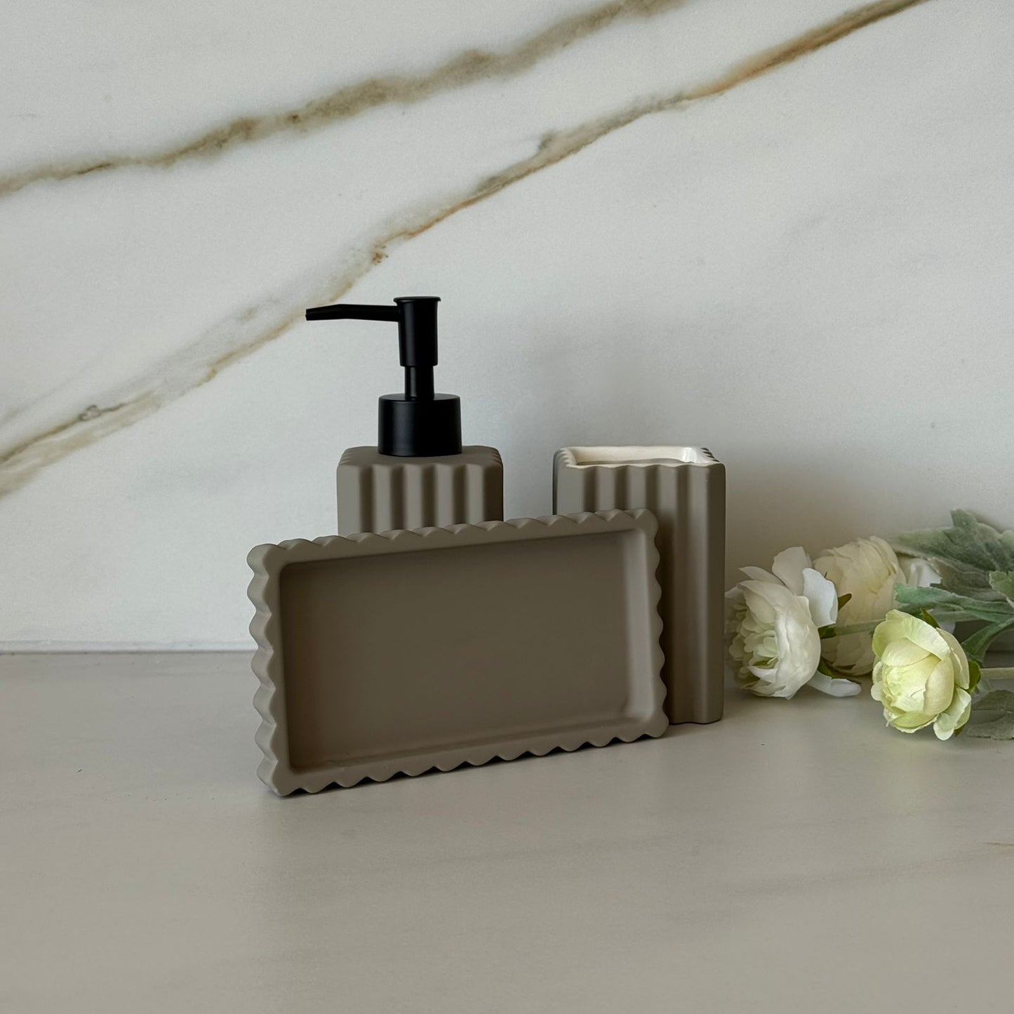 Luxury Ceramic Bathroom Accessories Set – 3PCS