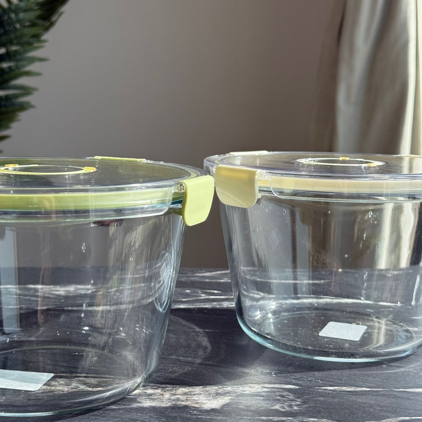 Modern Airtight Glass Food Storage Container with Dual Date Lid (Round)