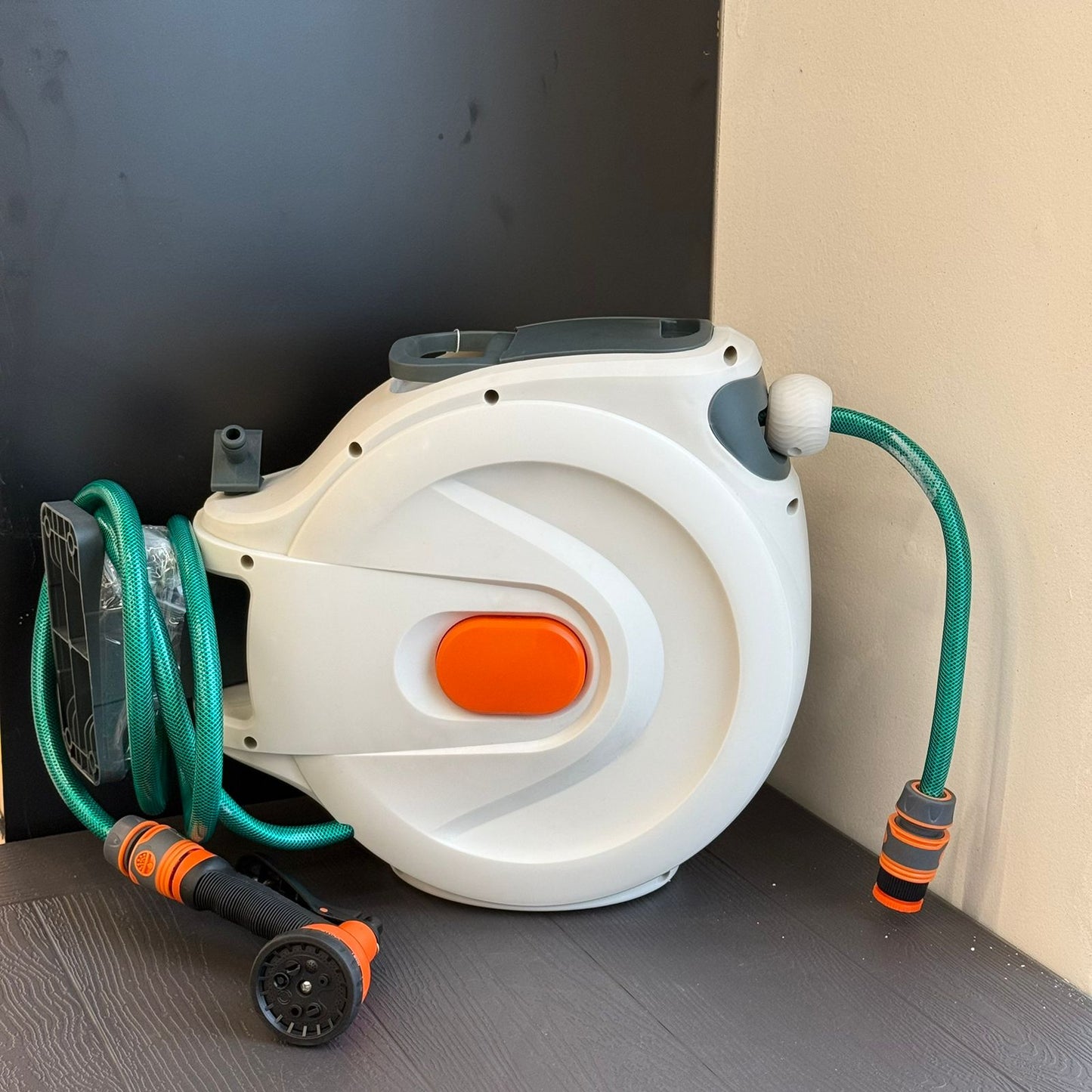 Garden Hose Reel With Automatic Retractable Hose (20m)
