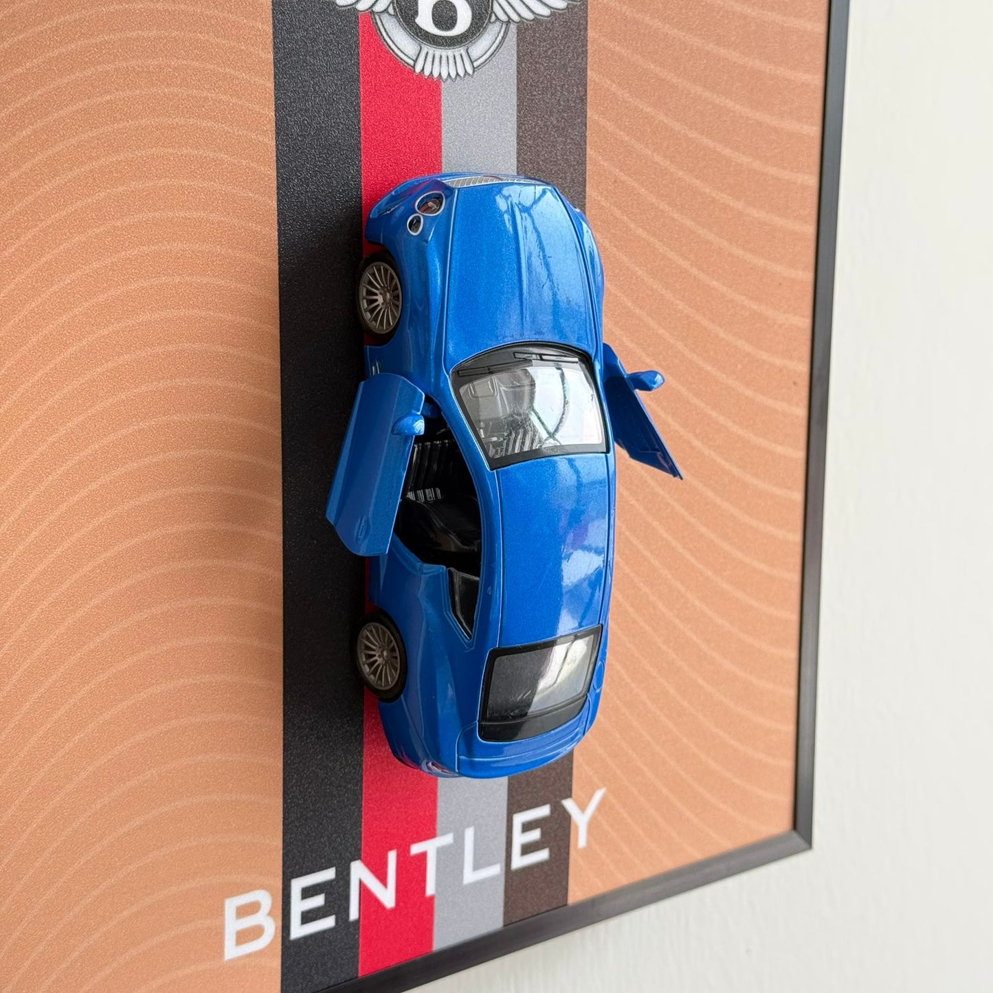 فن جدار السيارات الحديثة