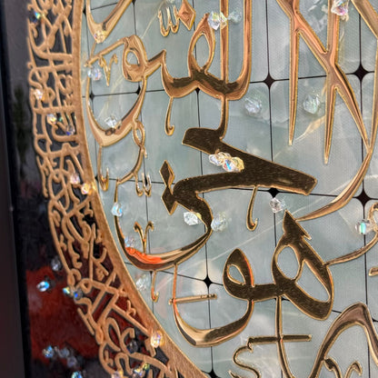 لوحة جدارية إسلامية فاخرة – إطار آية الكرسي باللون الذهبي المنقوش