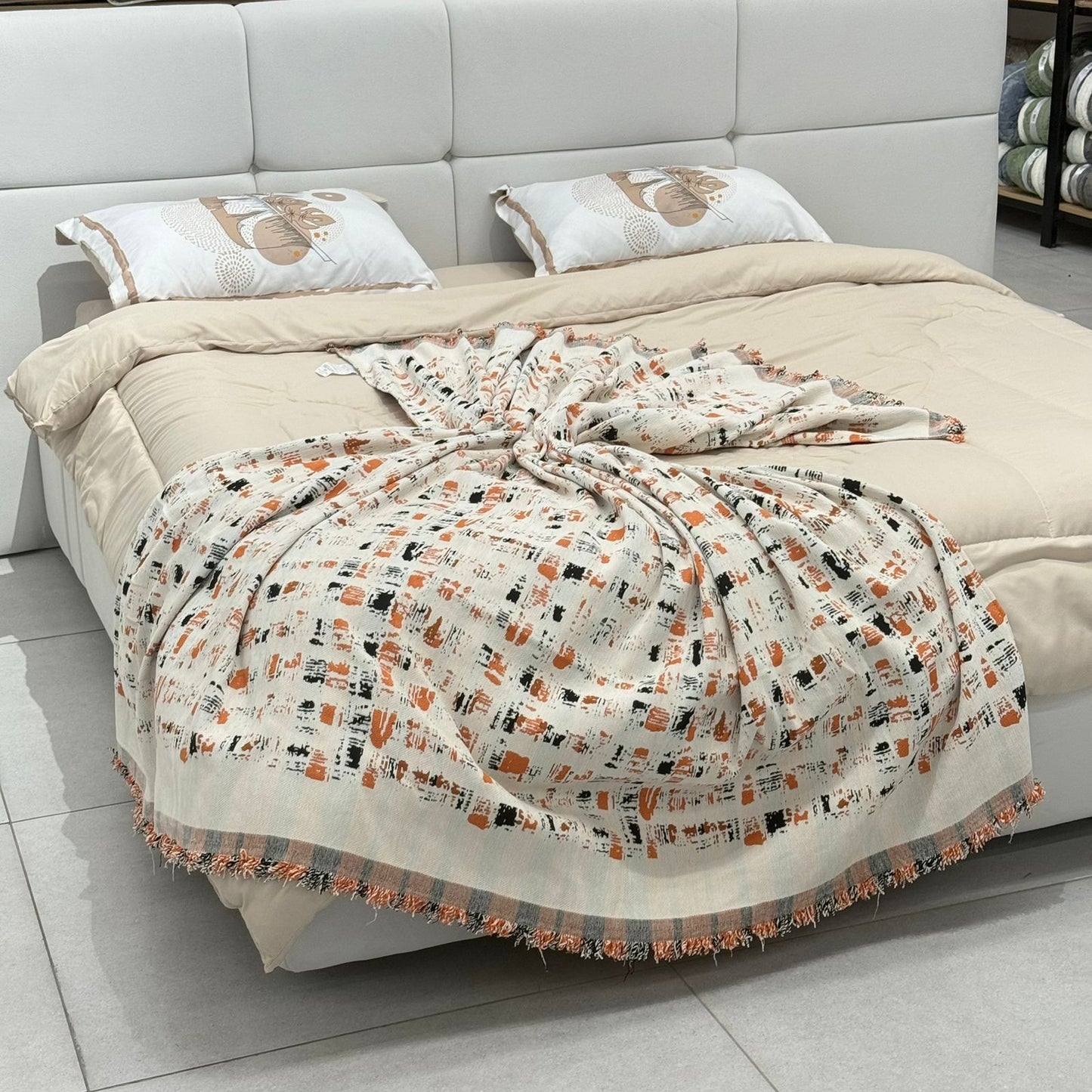 Modern Abstract Throw Blanket for Bed, Sofa & Floor Seating