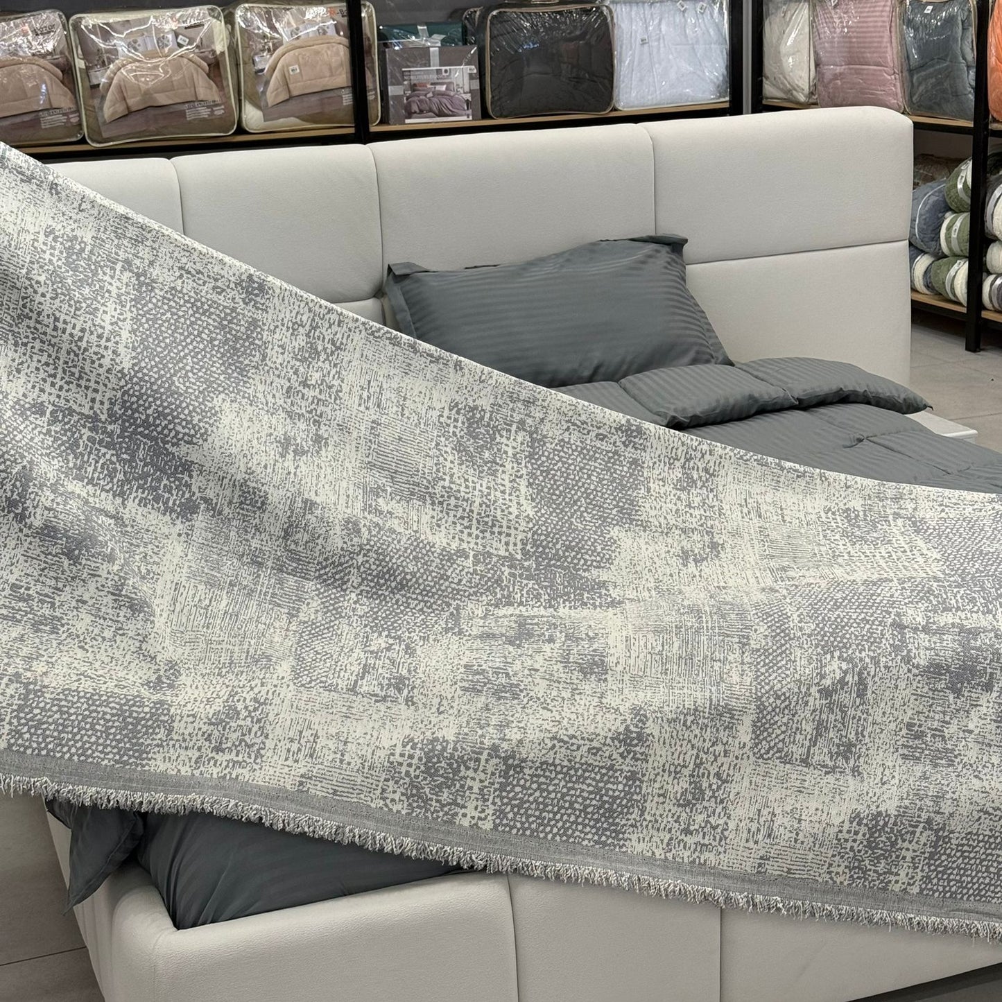 Modern Abstract Throw Blanket for Bed, Sofa & Floor Seating