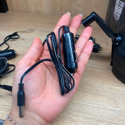 مصباح عمل LED قابل لإعادة الشحن بالطاقة الشمسية مع بنك طاقة USB وكرنك يدوي