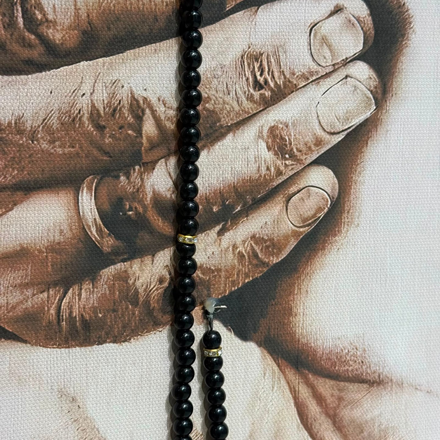 لوحة فنية جدارية إسلامية حديثة مع مسبحة الصلاة
