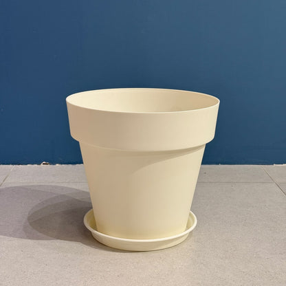 Classic Plastic Plant Pot with Saucer Tray