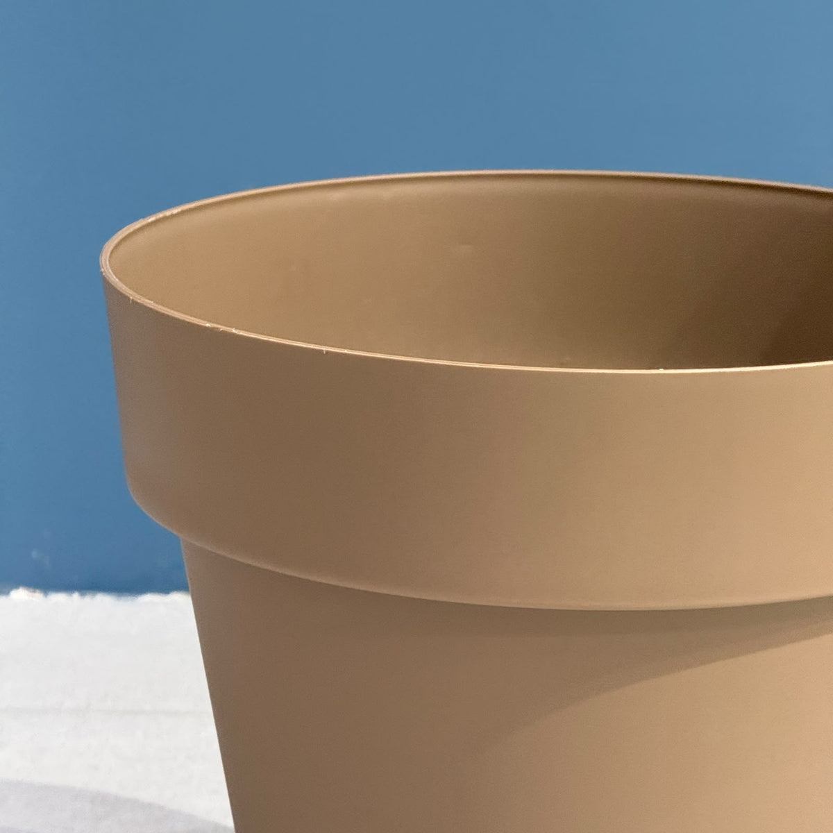Classic Plastic Plant Pot with Saucer Tray